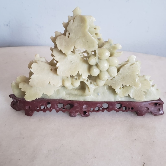 Vintage Handcarved Chinese Soapstone Grapes